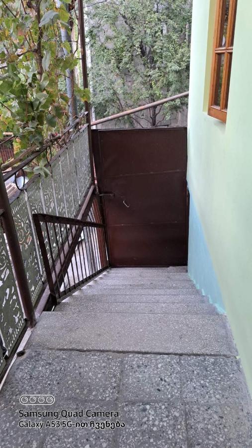 Apartment With A Nice Terrace In Old City Center Tiflis Exterior foto